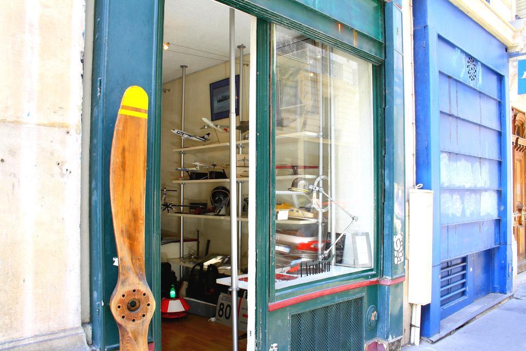 Palais Royal Paris, Rue D'argenteuil Vii Paris