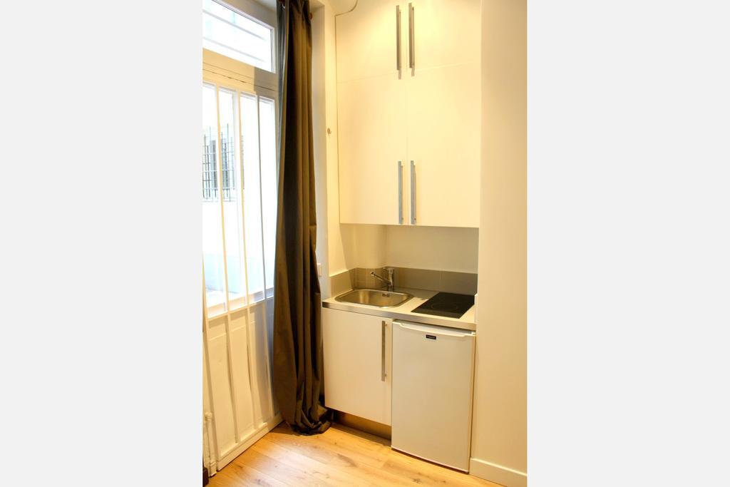 Palais Royal Paris, Rue D'argenteuil Vii *