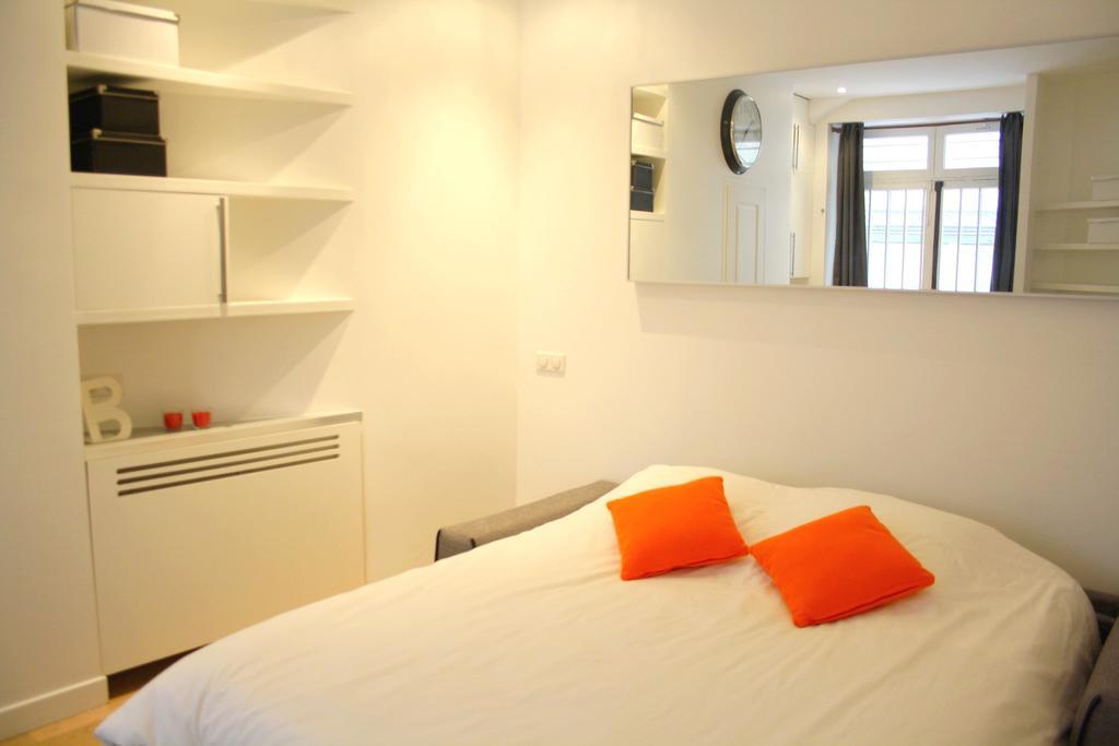 Palais Royal Paris, Rue D'argenteuil Vii