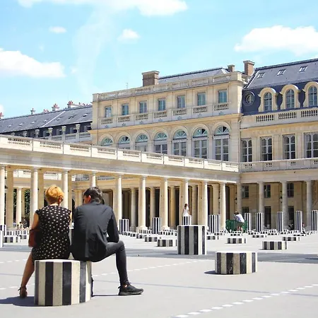 Apartment Palais Royal Paris, Rue D'argenteuil Vii Paris
