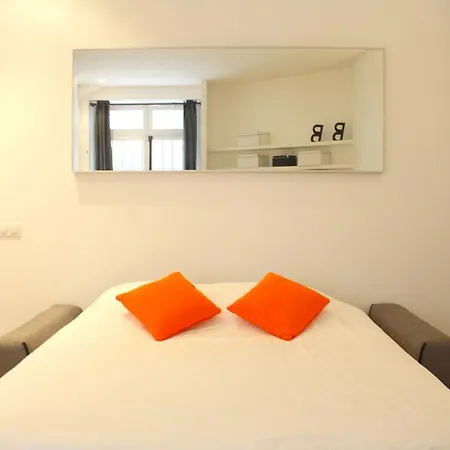 Apartment Palais Royal Paris, Rue D'argenteuil Vii *